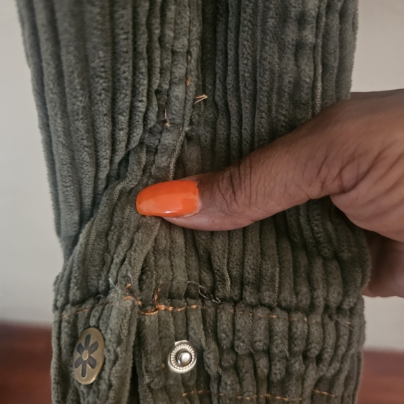 Daisy Fuentes Kids Green Corduroy Cropped Jacket with Floral Design - Picture 8 of 10